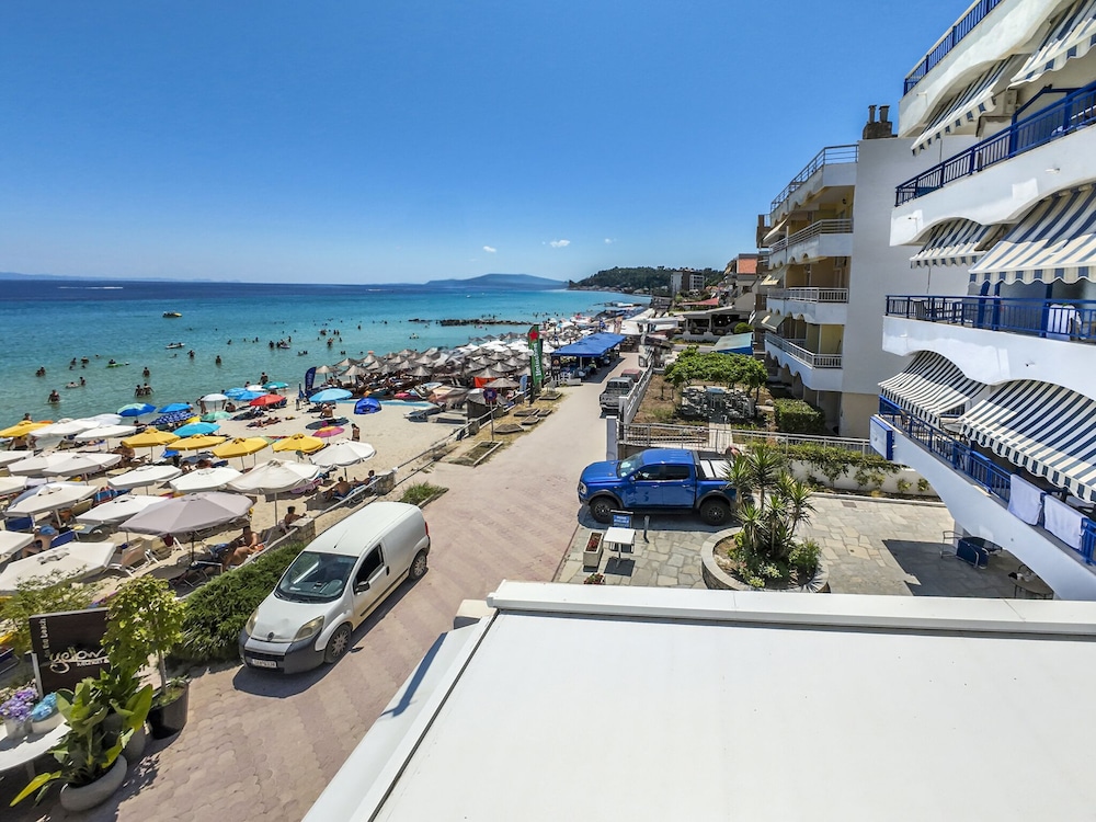 Poseidon Edge No9 by Rentalspro - Kallithea