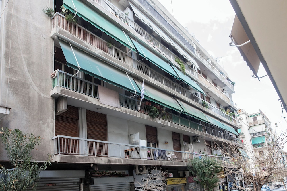 Fresh Modern 1 Bd Apt in Vibrant Patisia