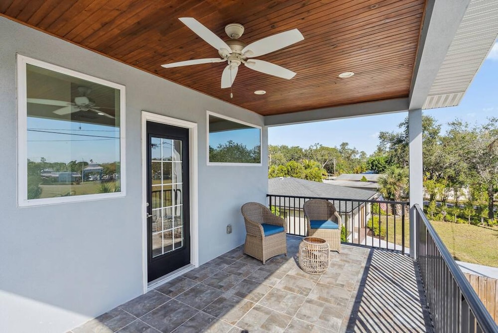 Florida Getaway With Backyard Pool Oasis view 3