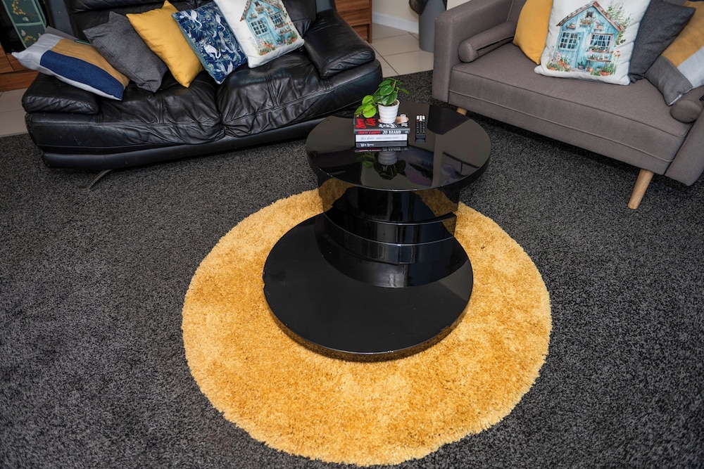 City Centre Location-family Friendly-free Parking
