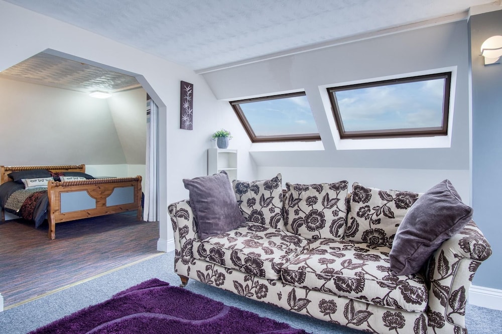 The Penthouse - 1 Bedroom Penthouse - Milford Haven