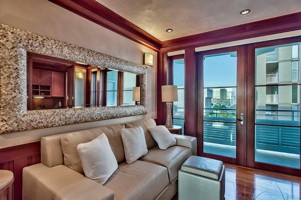 OLYMPIA DOLPHIN SUITE 3 Bedroom Holiday Home by Five Star Properties