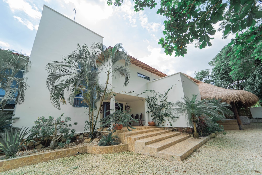 Villa El Francés 4BD WPool & Beach Front