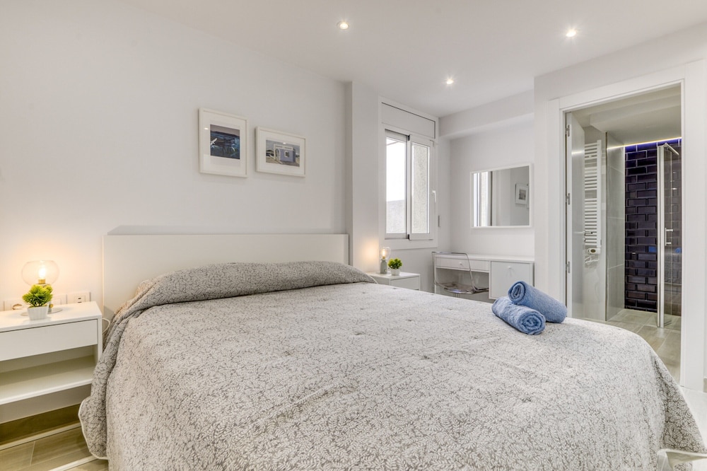 Apartment in Roses Near Rock Beach