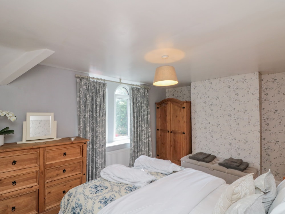 5 Rosedale Abbey