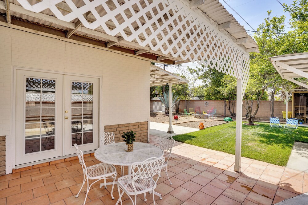 12 Mi to Dtwn LA: Family Home w/ Patio + Yard!