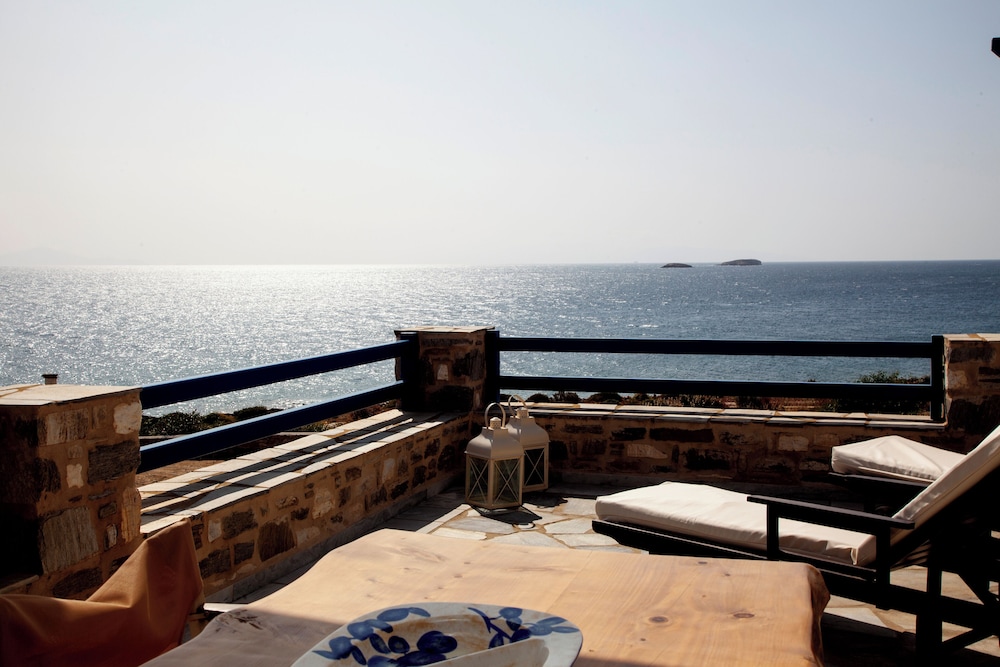 AURA PAROS