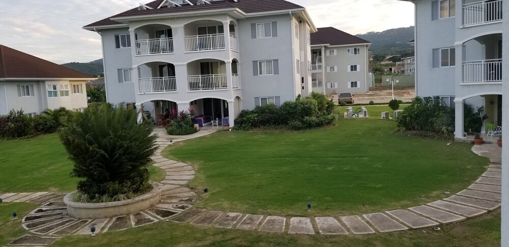 Oceanic View Apartment at Fern Court, photo 10