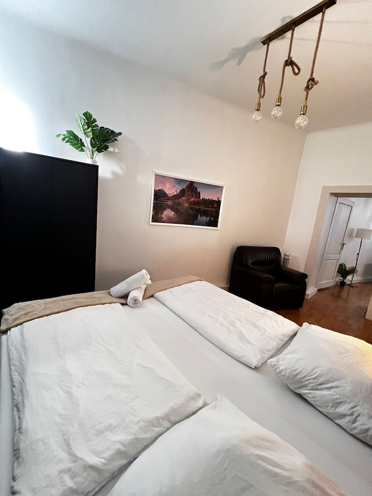 Cozy 2BR Apartment Near Schöpfwerk