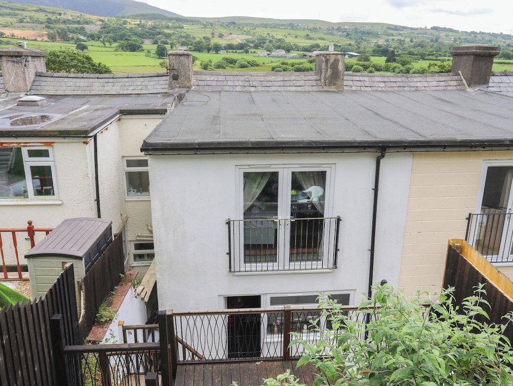 42 Hyfrydle Road