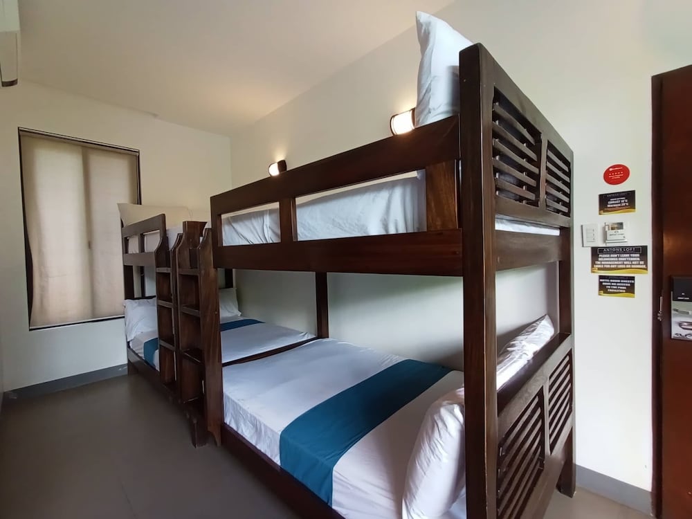 Anton's Loft Designer Resort Pansol