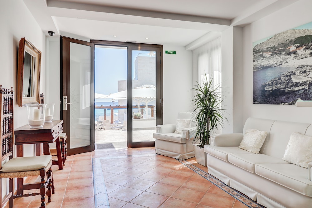 Pollensa Vacations - Hoposa Hotel Niu - Property Image 3