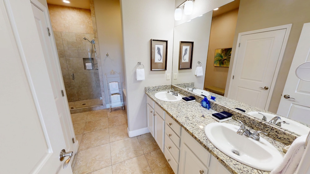 Alerio 301c 3 Bedroom Condo