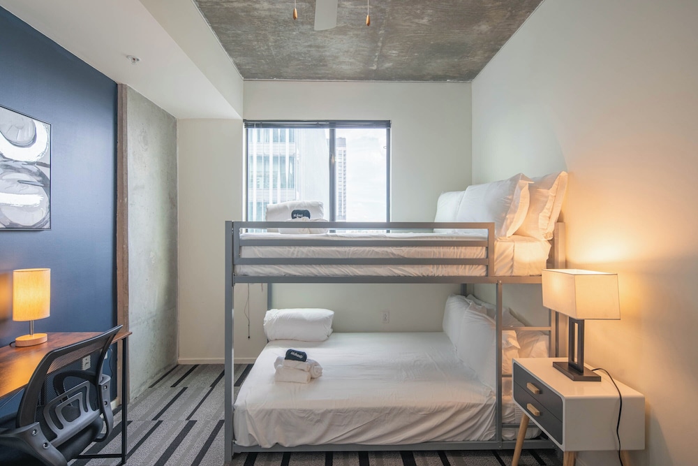 ROVE LIVING/KL - Roosevelt Point