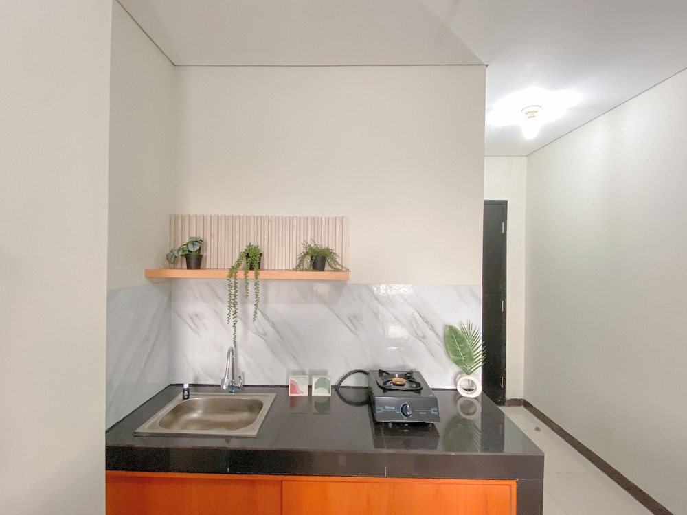 Best Furnished Studio At Nifarro Park Apartment
