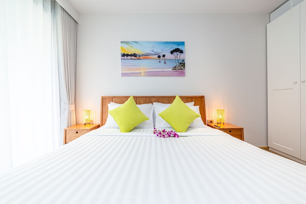 Seaside 2BR 200 m to BangTao beach