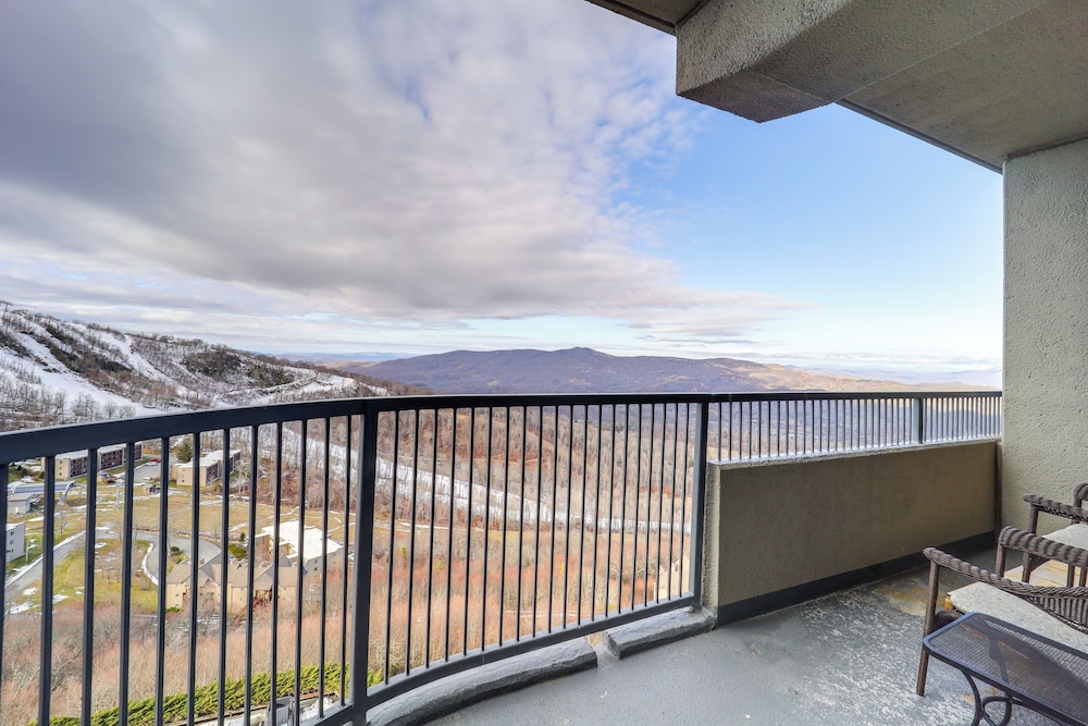 3 Mi to Sugar Mountain Ski Resort: Cozy Getaway!