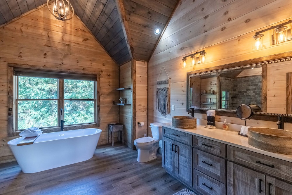 Raccoon Ridge Retreat - Gatlinburg Mountain Escape