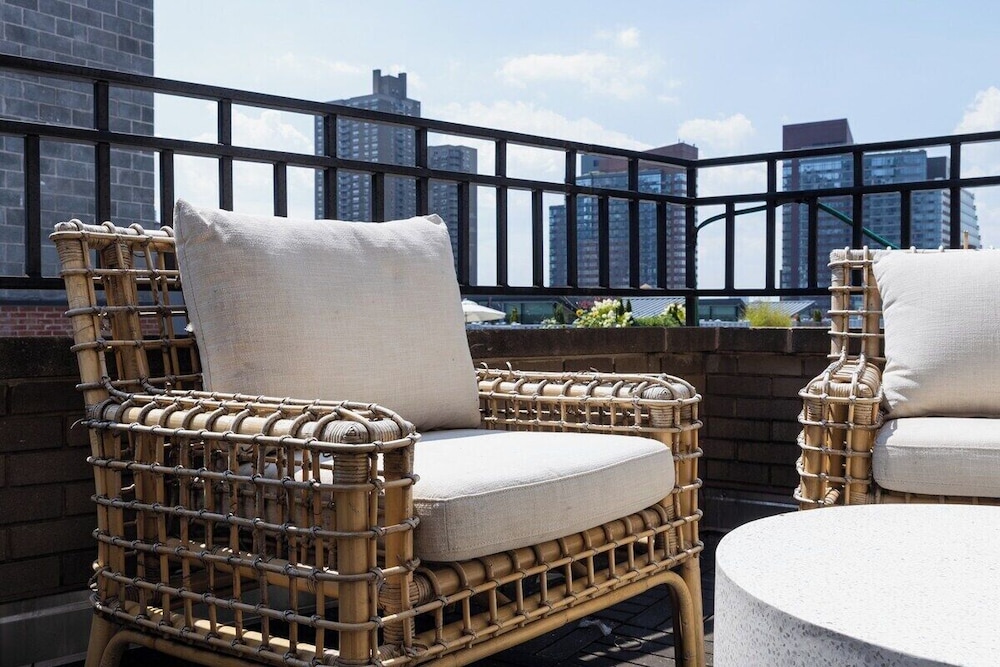 809 Midtown Apartments