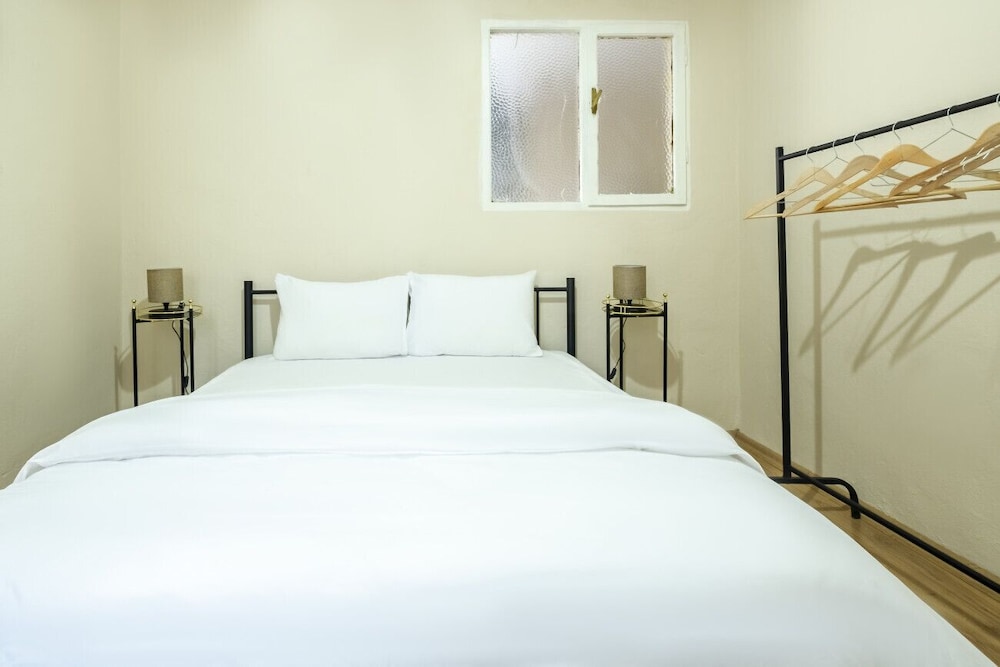 Superb Flat Close to Shooping Malls in Mecidiyekoy