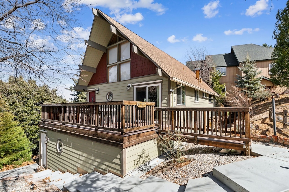 The Volpe Den 3 Bedroom Cabin