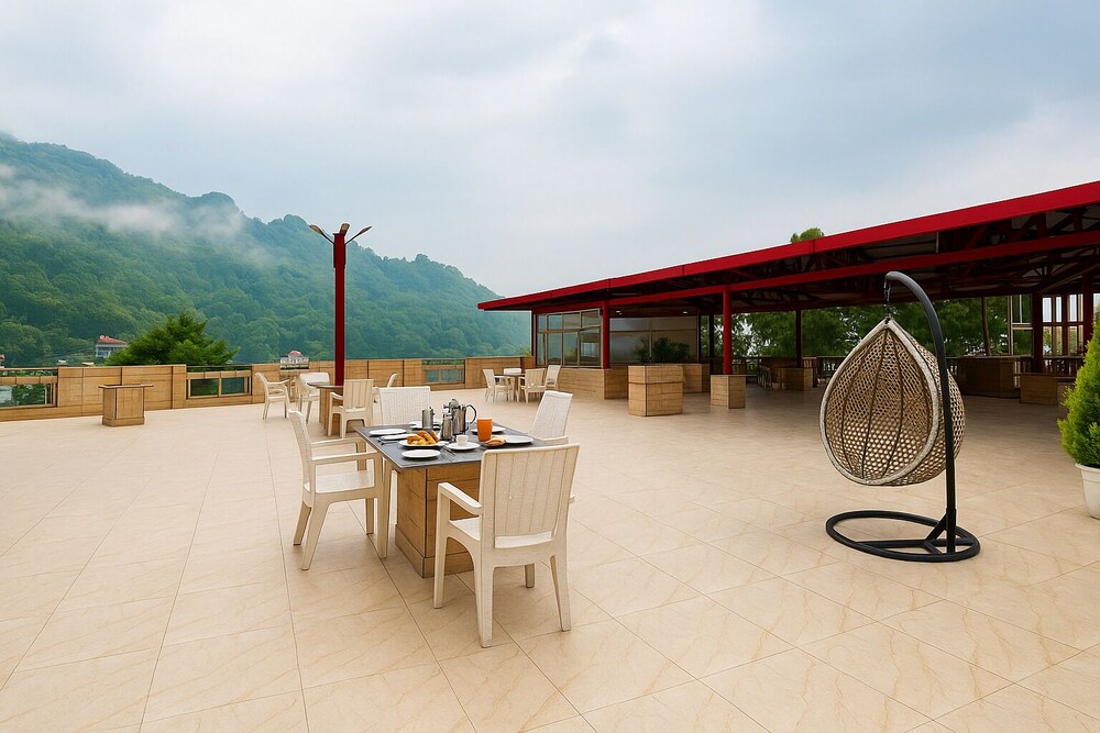 Hotel Shiva Lake - Near Mussoorie Lake