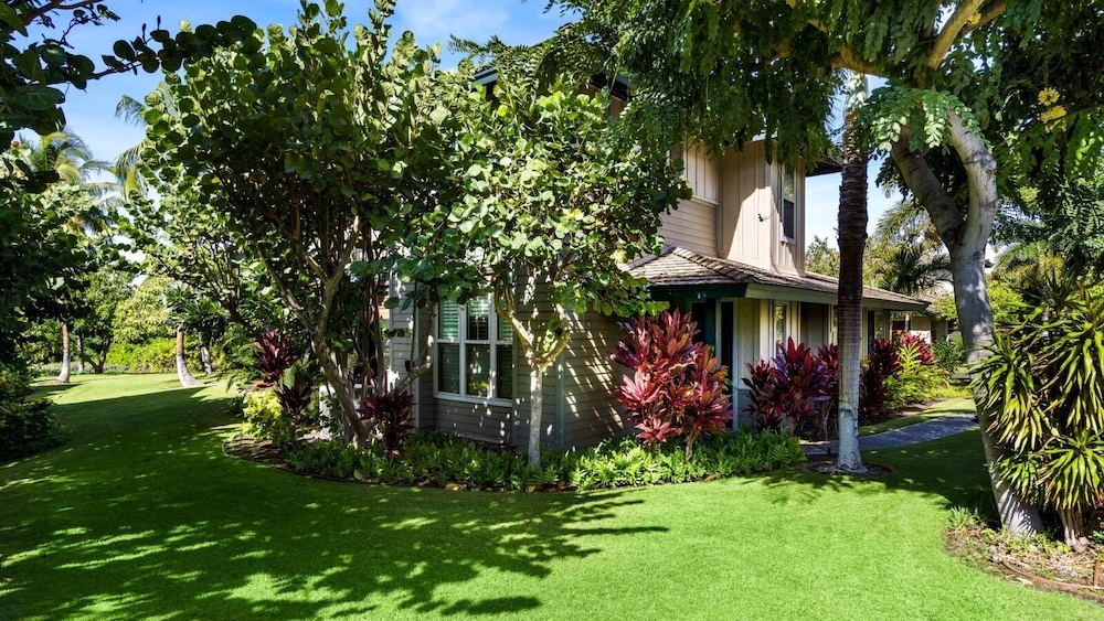 Beautiful Townhouse - Great Amenities and Spacious Lanai! Comes With Beach Pass! - Vrkcv