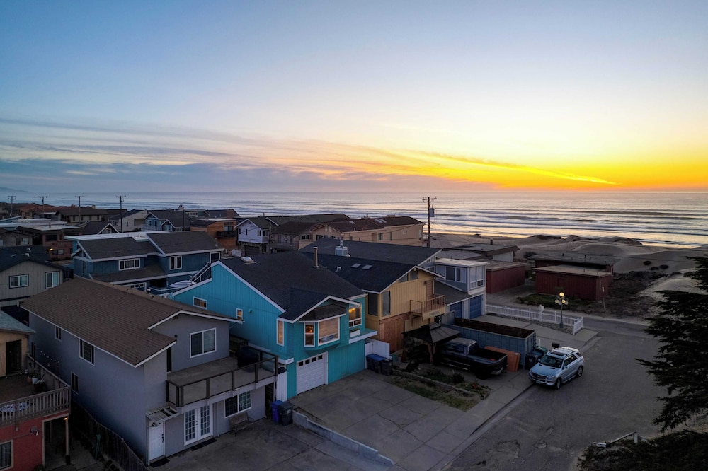 Steps to Beach w/ Patio+deck Foosball Happy Bottom Beach House by Avantstay