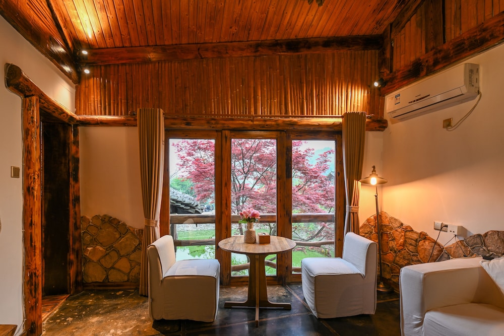 No.5 Valley Lodge