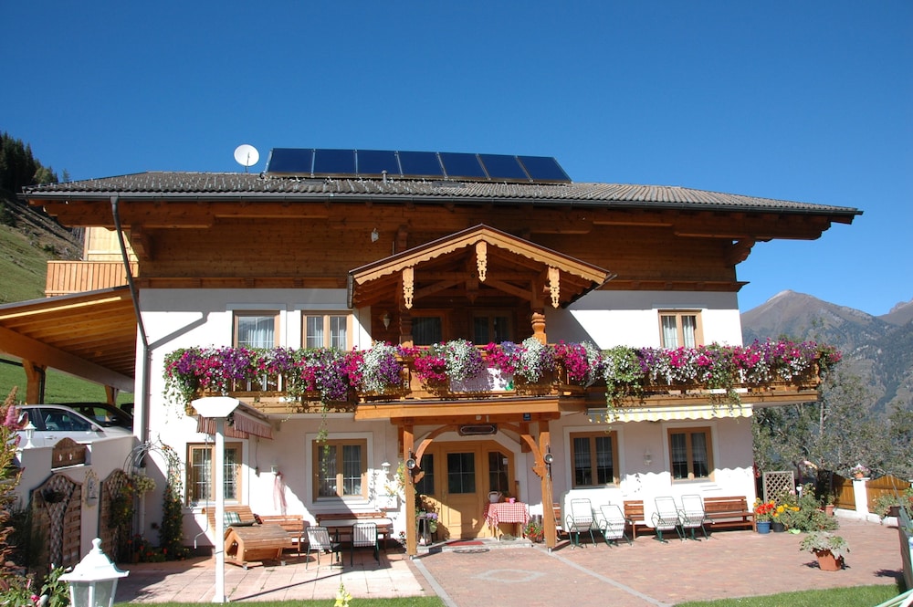 Hotel-Pension Lackenbauer