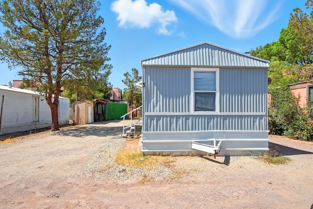 Desert Haven Cozy 2-Bedroom Mobile Home Near NMSU 2 Home