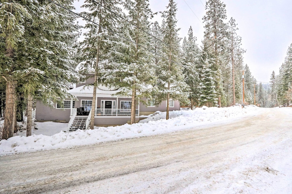 Crystal Bay Home w/ Fireplace Near Ski Resorts, photo 20