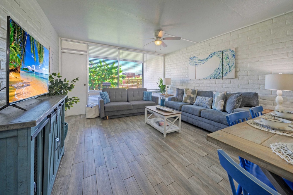 Sleeps 20 3 Condos w/ Beach Access, Pool, Tennis Courts Sea Sands Complex
