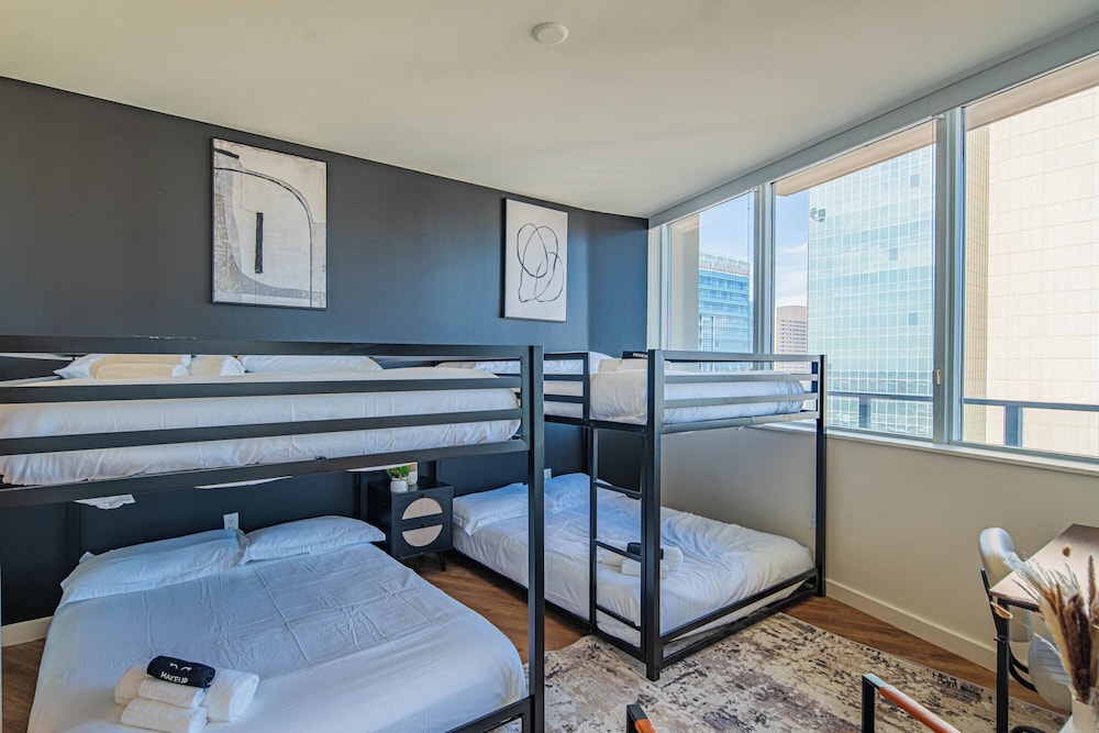ROVE LIVING/KL - 44 Monroe