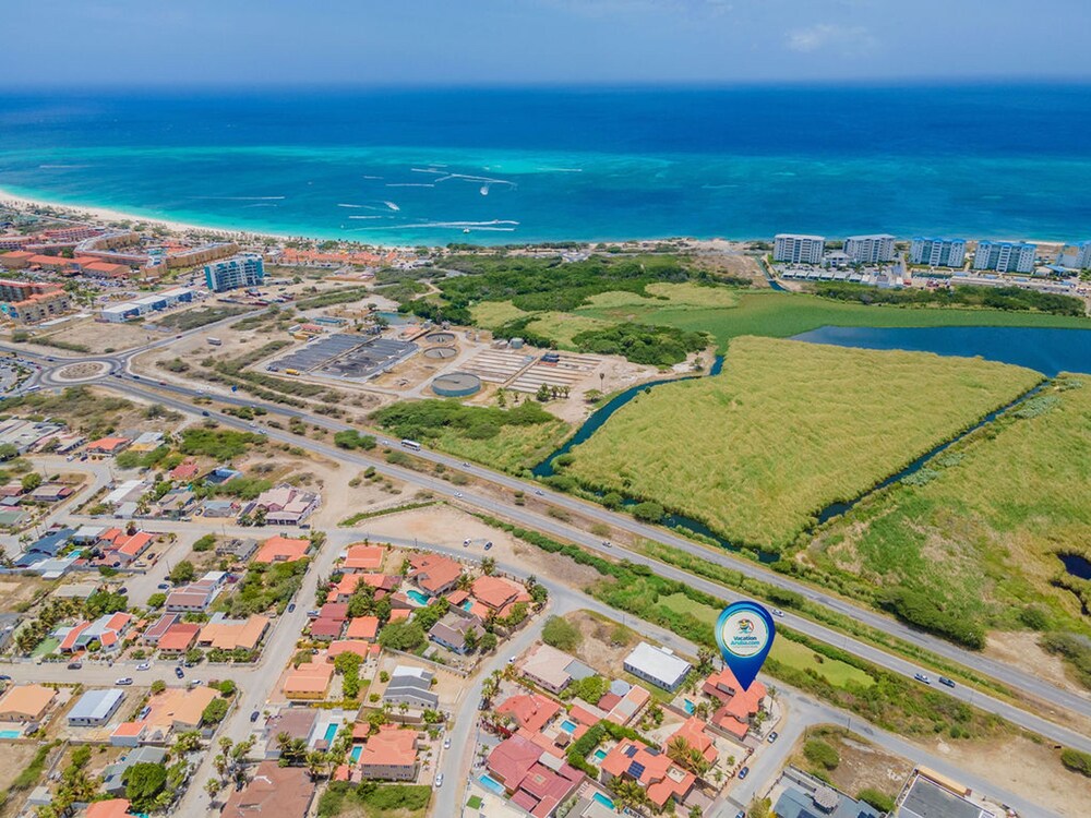 Amazing 4br4ba Villa w Pool Birdsanctuary Views