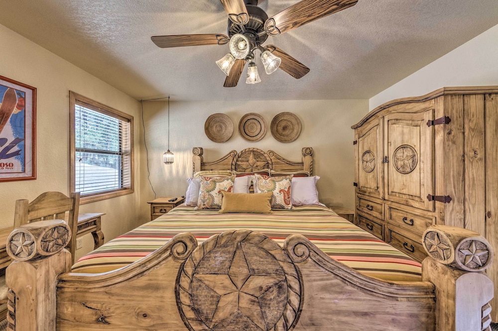 Cozy Ruidoso Cabin Retreat w/ Private Hot Tub view 3