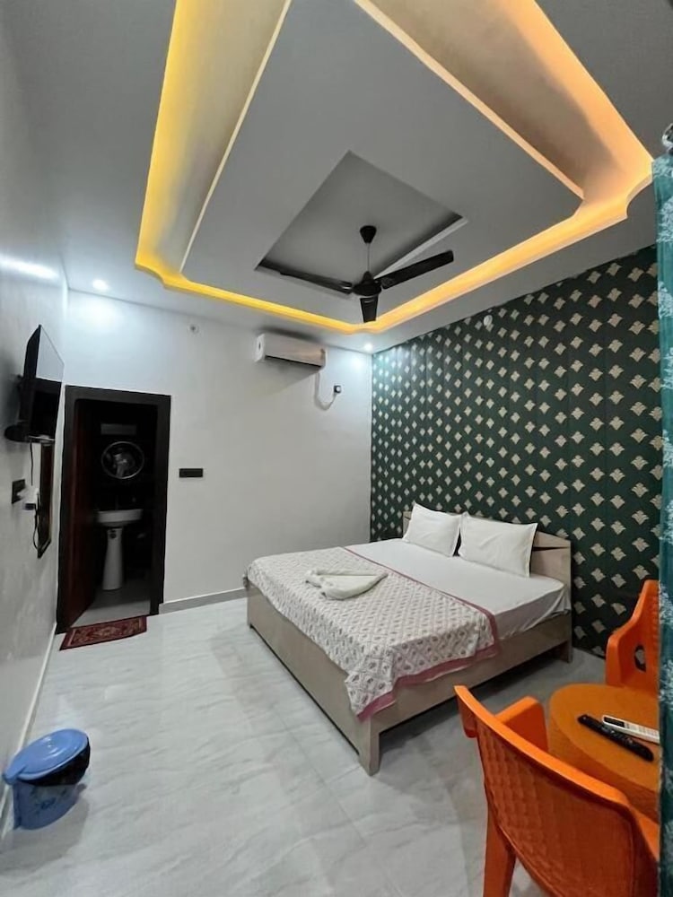 Ananya Hotel & Restaurant Naimisharanya