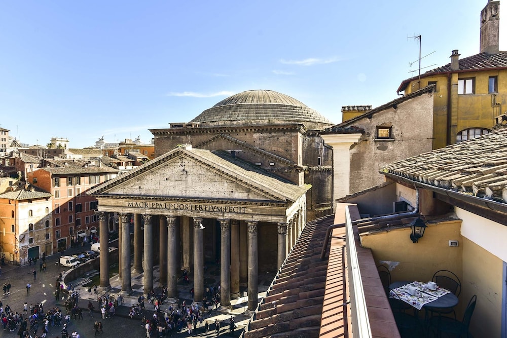 Pantheon View from Terrace Apartment — Rome photo 4