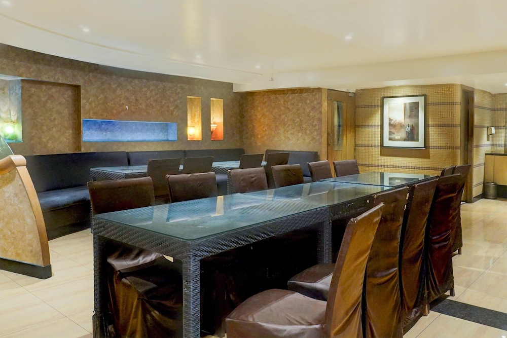 Premium Room Near Pataleshwar Temple, Pune