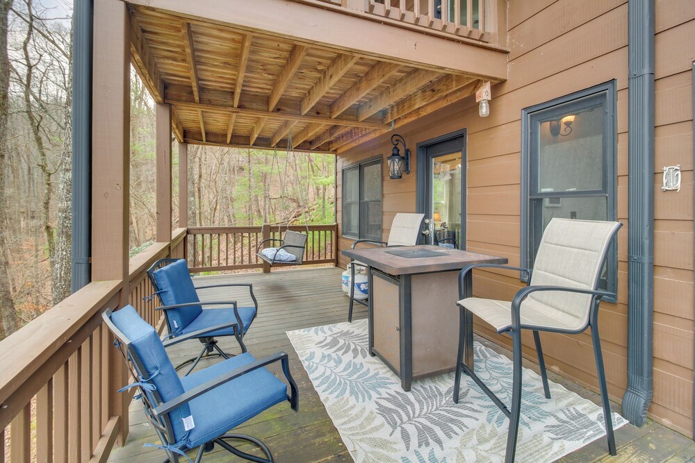 Community Perks: Mtn-view Ellijay Cabin w/ Hot Tub