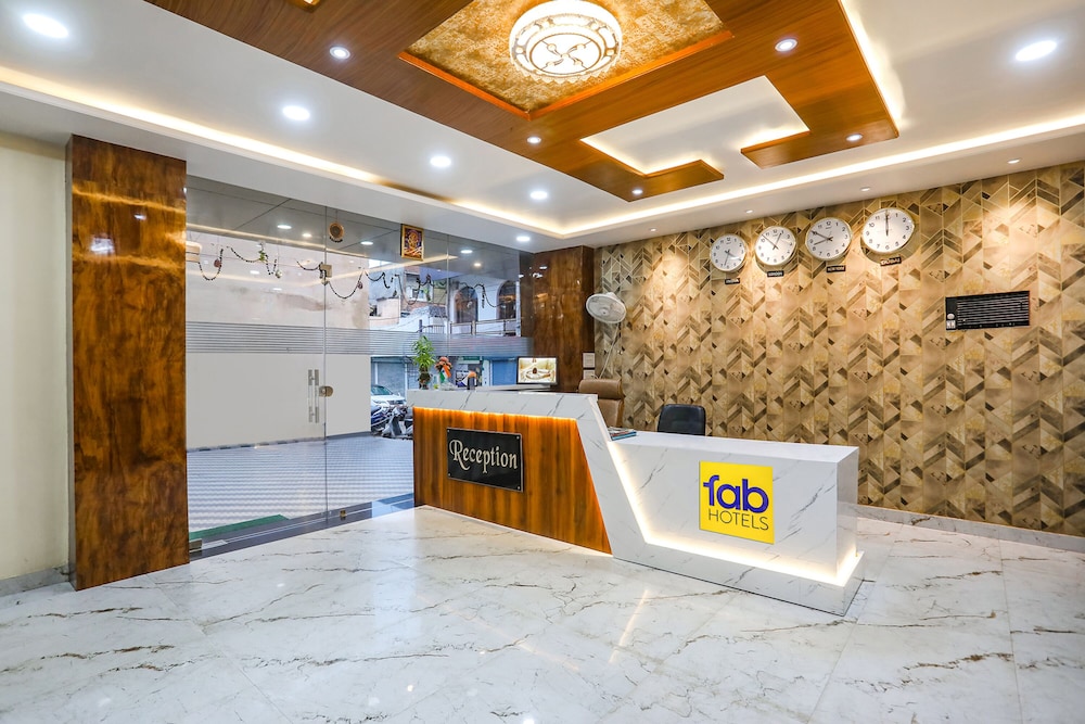 Lobby & Reception