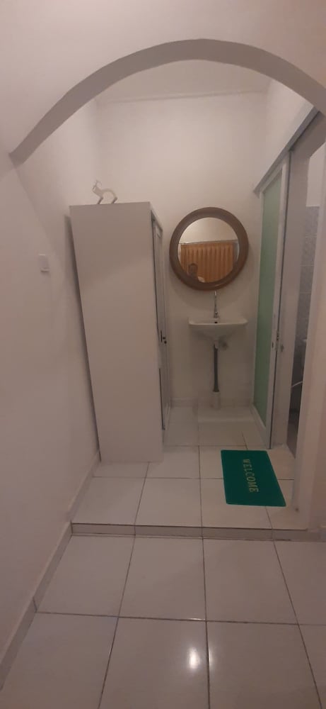 Ajik Guest House