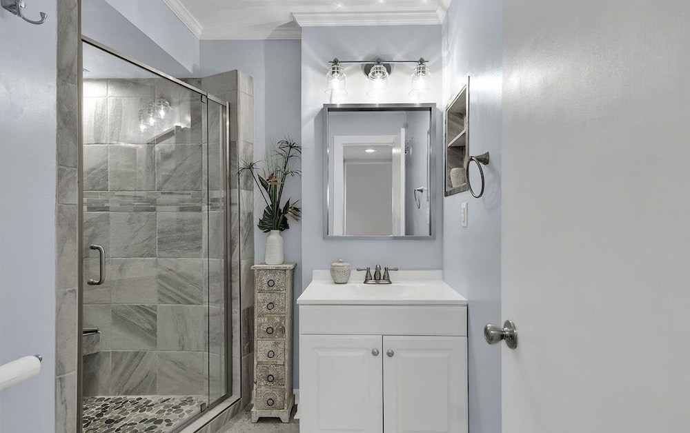 Ocean Bridge 27b 2 Bedroom Condo