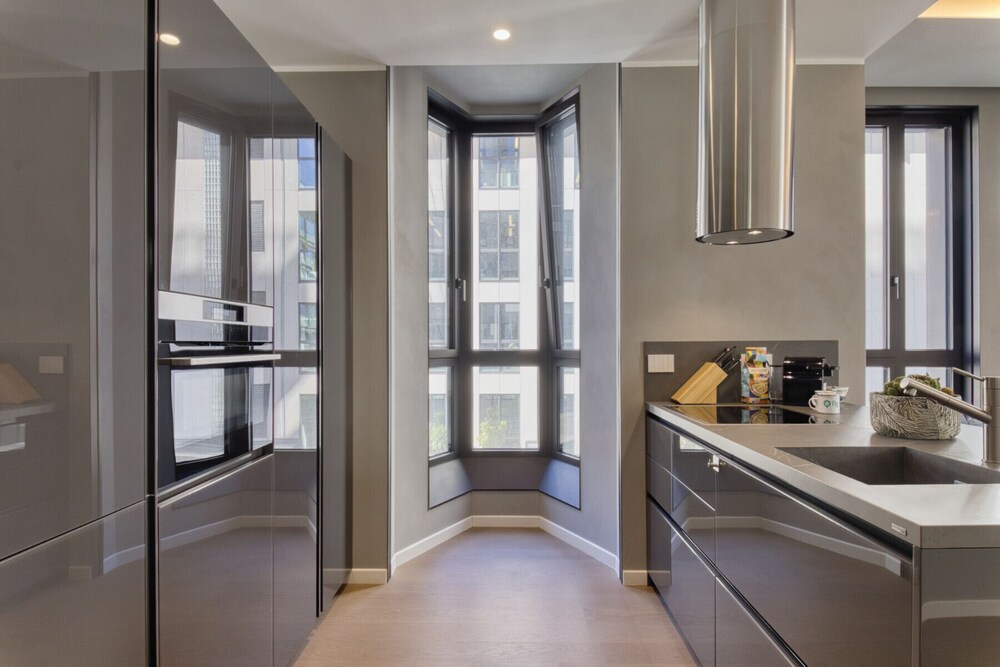 San Babila Central Tower by Rentopolis - High-end 1bdr with panoramic terrace overlooking Duomo