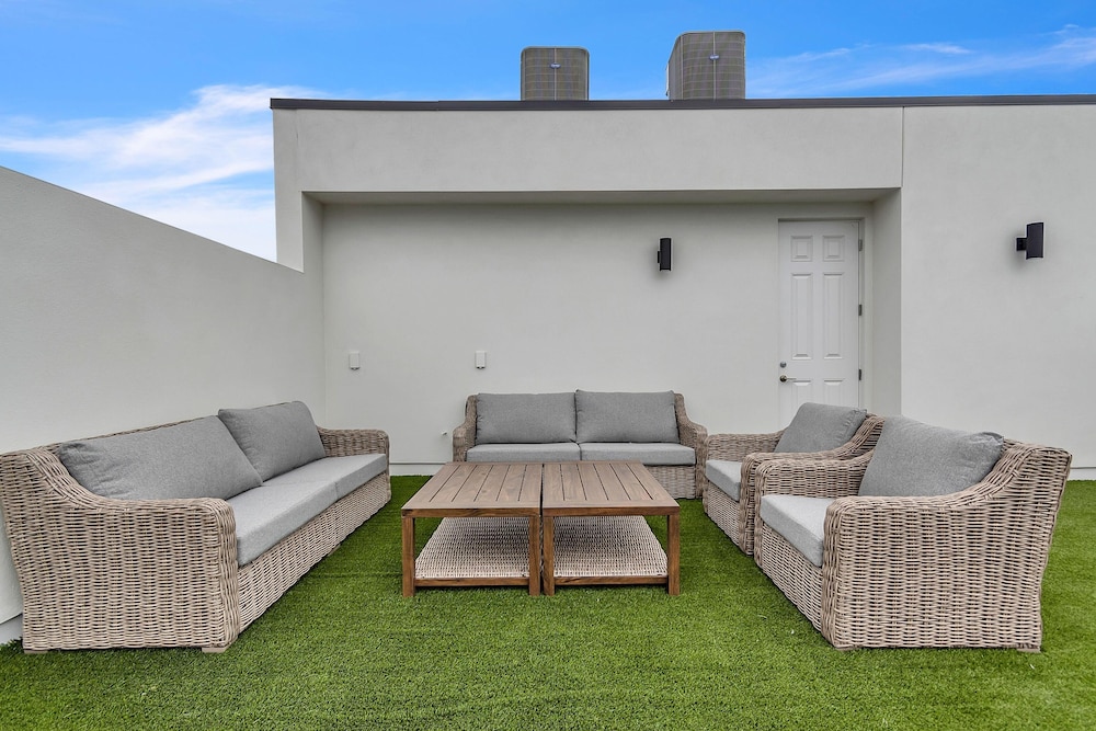Azul Townhomes A1