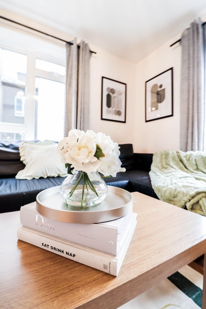 2 Bed Apartment in Russell Square