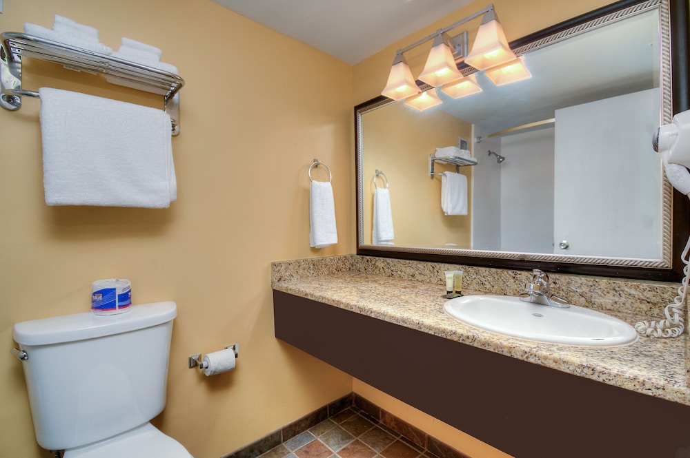 Landmark Resort by Elliott Beach Rentals