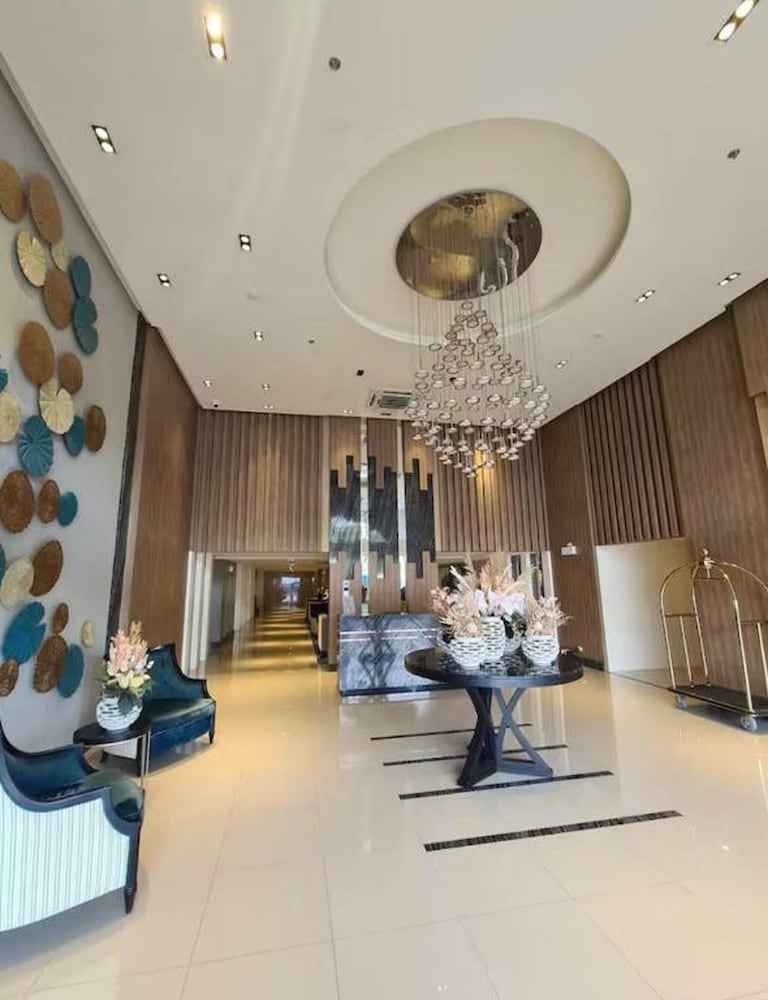 Cozy Iloilo City Condo With Shared Pool and Fitness Center
