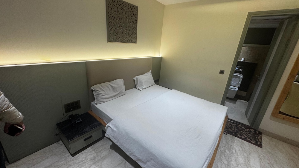 The PratiQ - Signature Boutique Hotel