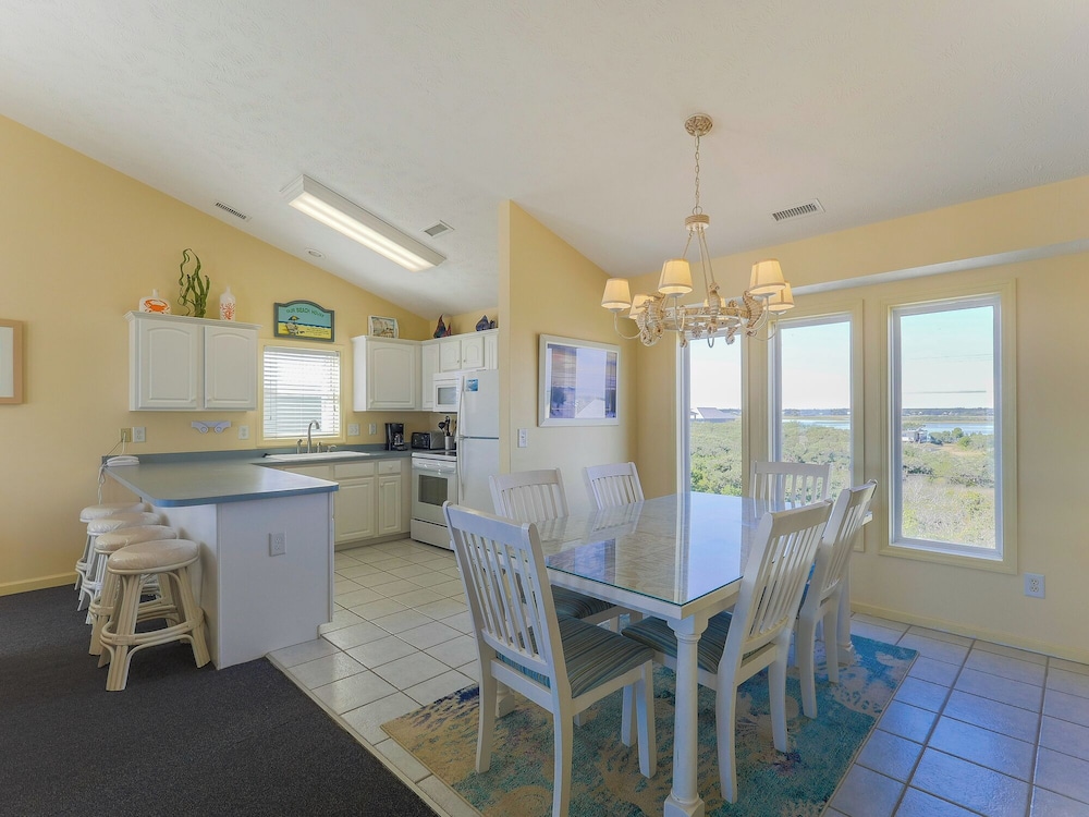 Twin Palms by Topsail Realty